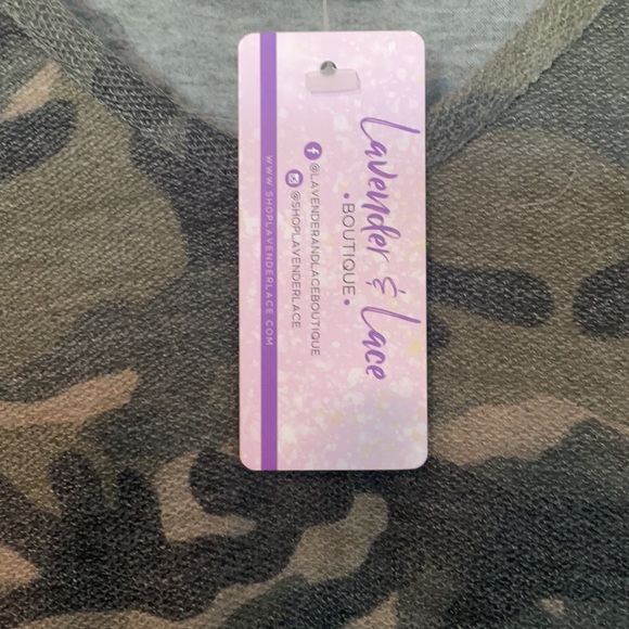 BNWT Lavender & lace camo ruffle sleeve tank Large - Picture 2 of 4